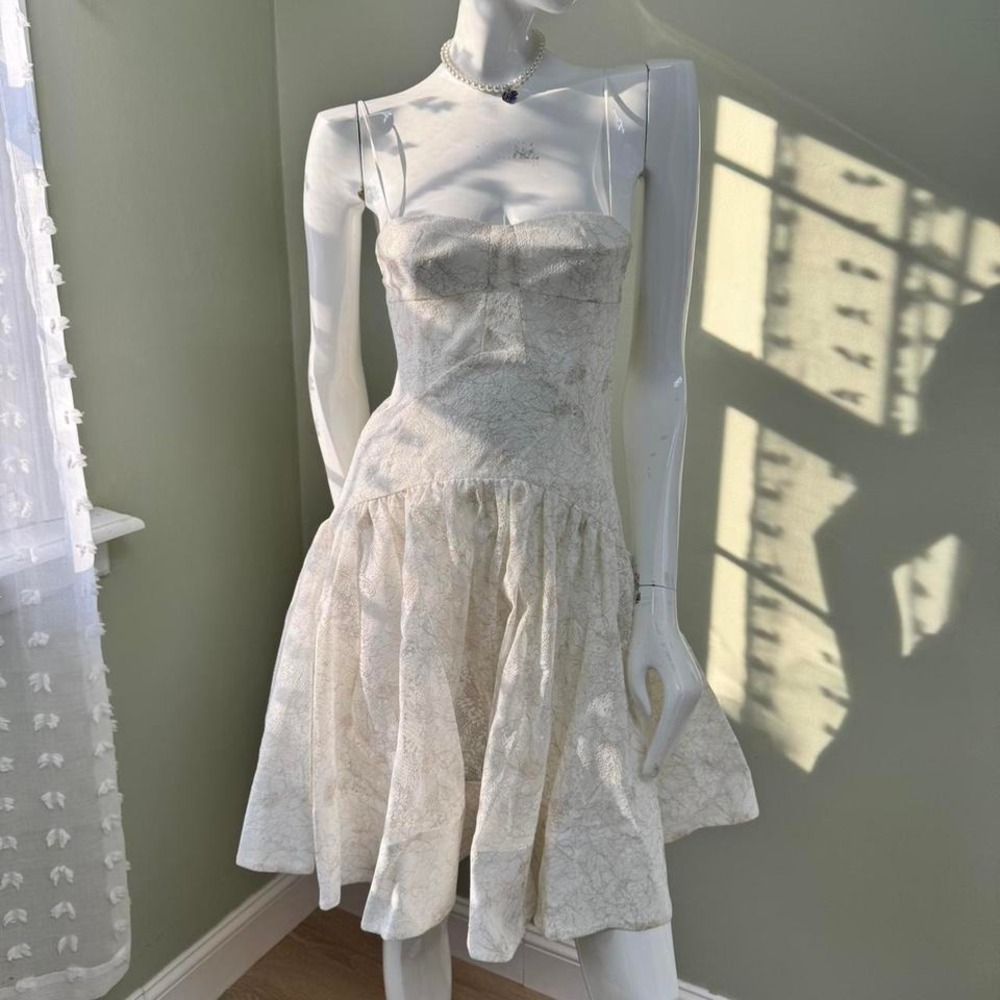 Independent Women's‎ White and Cream Dress